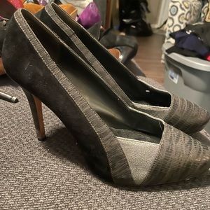 Black Lightly Worn White House Black Market Heels